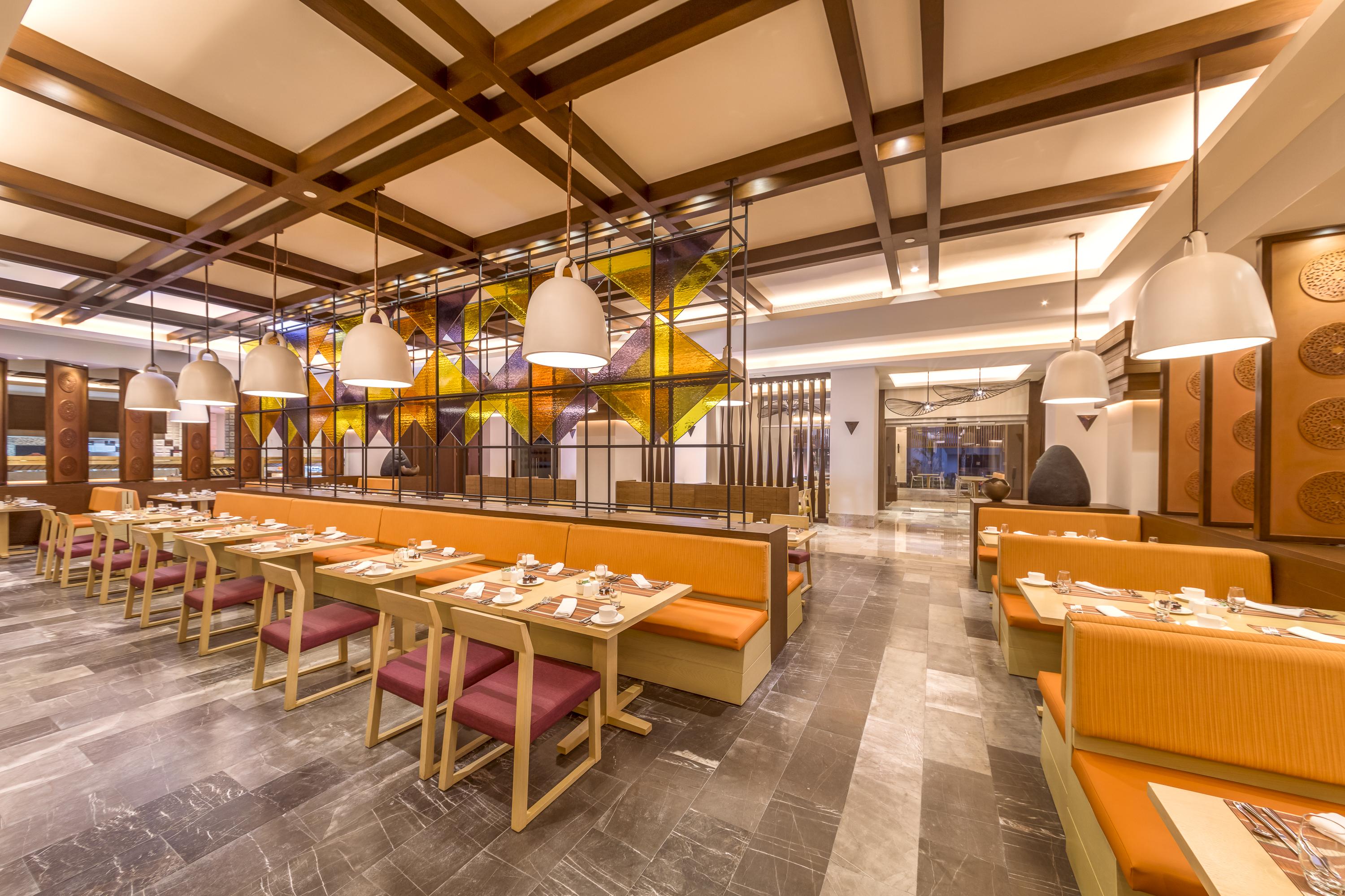 Haven Riviera Cancun (Adults Only) Alfredo V. Bonfil Εξωτερικό φωτογραφία The interior of a typical buffet restaurant