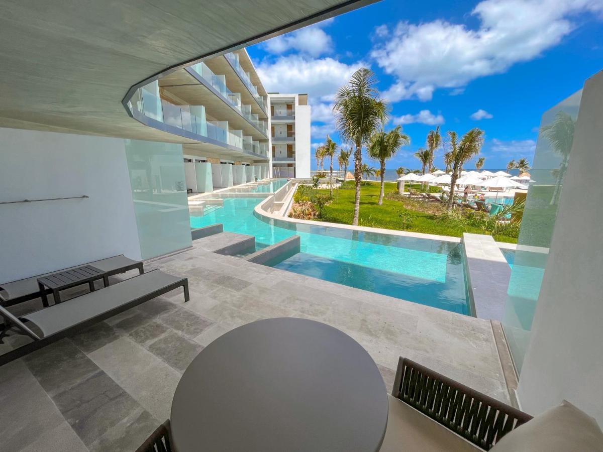 Haven Riviera Cancun (Adults Only) Alfredo V. Bonfil Εξωτερικό φωτογραφία View from a swim-up room at the Grand Palladium Costa Mujeres Resort & Spa
